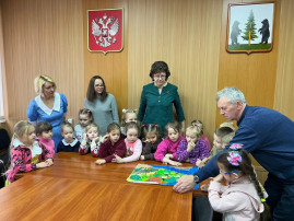 Дошколята встретились с главой Администрации Пестовского округа Дошколята встретились с главой Администрации Пестовского округа.